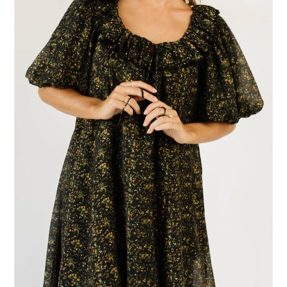 Zoco Good Luck Gem Mini Puff Sleeve Dress in black floral. - Picture 9 of 14